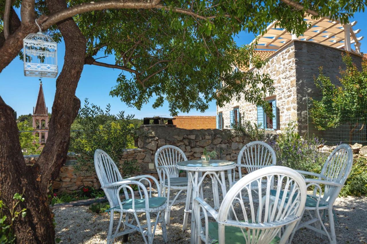Villa Vicina Heritage Villa For 9,Milna - Close To Restaurants And Shops Exterior photo