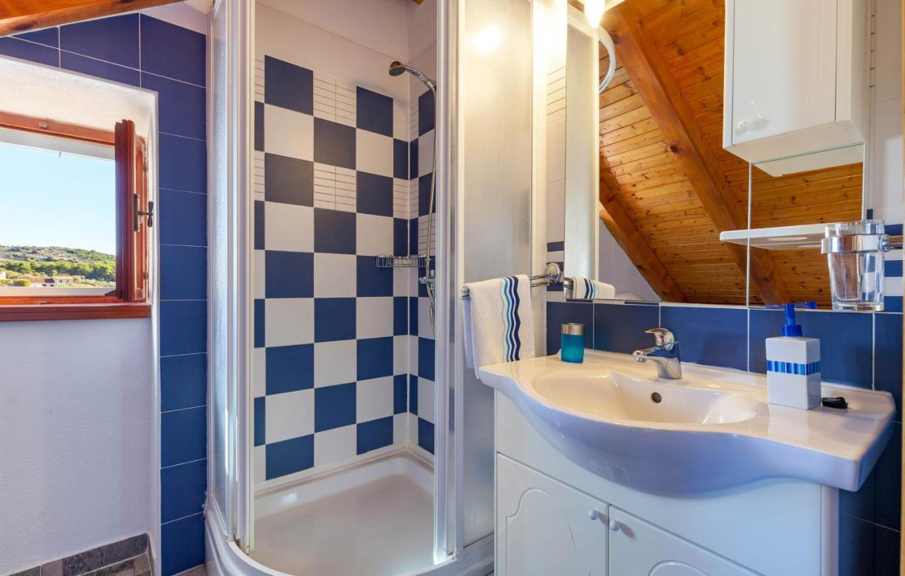 Villa Vicina Heritage Villa For 9,Milna - Close To Restaurants And Shops Exterior photo
